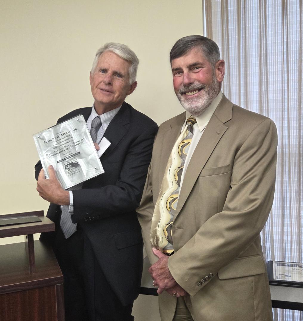 Robert Mullin receives Appreciation Award
